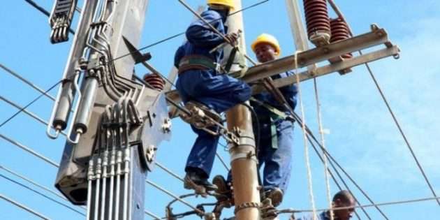 Kenya power engineers